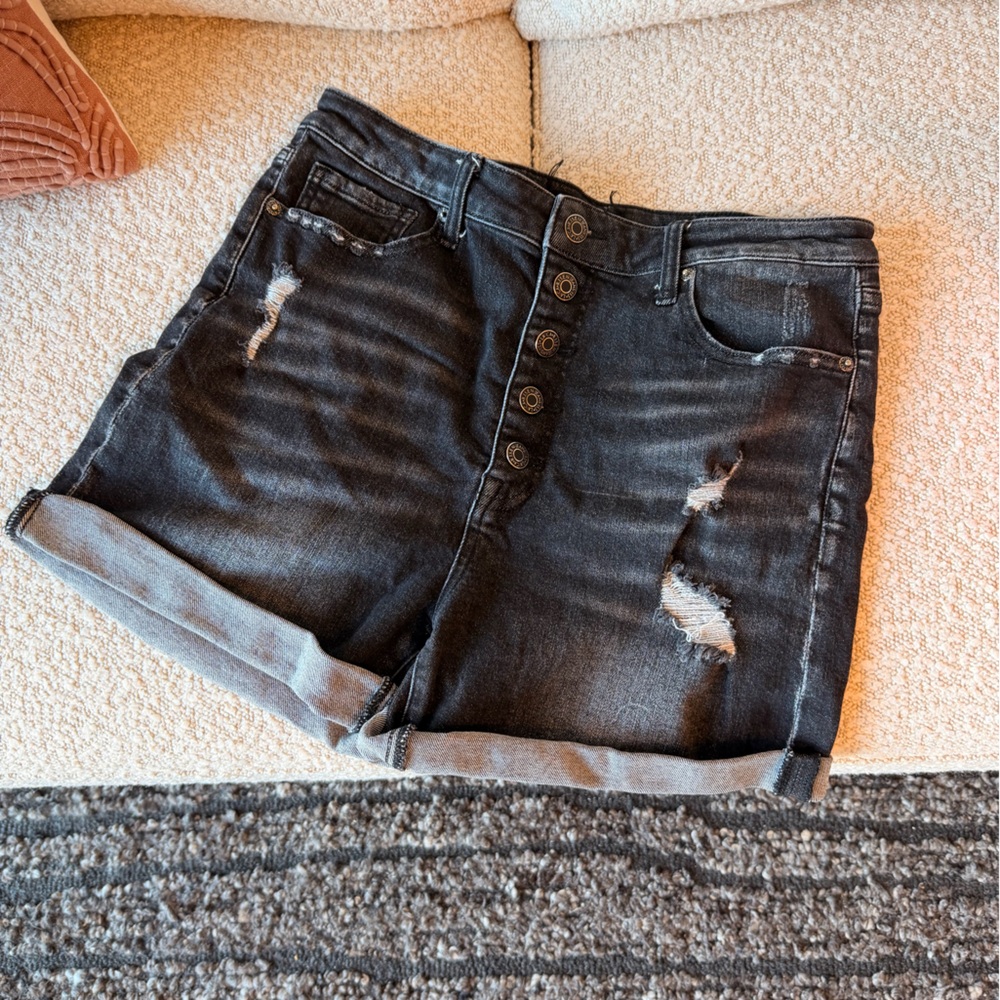 Risen womens black shorts